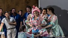 Ruth Iniesata as Glauce with the Wexford Festival Opera Chorus