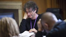 Neil Gaiman (writer) keeps his concentration