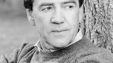 ROBERT LINDSAY