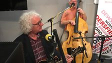 The Twangles performing live on The Durbervilles Folk & Roots Show