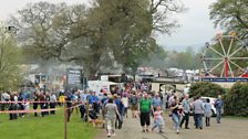 Large crowds come to see Hugo at the Vintage Steam Rally