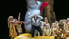 Clive Bayley as Boris Godunov with children's chorus