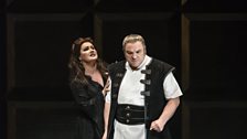 Željko Lučić as Macbeth and Anna Netrebko as Lady Macbeth