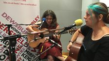 Union Jill performing live on The Durbervilles Folk & Roots Show