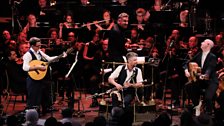 Jarlath Henderson with Éamon Doorley, Tony Byrne and the 鶹Լ Concert Orchestra