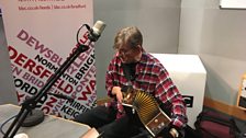 Pete Coe performing live on the last Durbervilles Folk & Roots Show of 2018