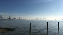 Where Nathan and his father sit to watch the container ships in the Port of Felixstowe