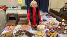 Liz was there to welcome the team....look at the cakes....and she solved the clue!!