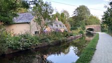 Cottages along the canal