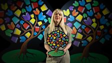 Author Wendy Erskine with the ˿ NI Book Tree