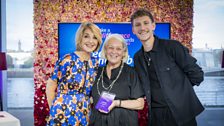 Kaye Adams, Jane Finnie's daughter Jacqueline (winner of Great Neighbour Award) and judge Nathan Evans