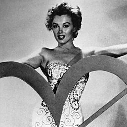 Gentlemen Prefer Blondes (1953) - Diamonds Are A Girl's Best Friend