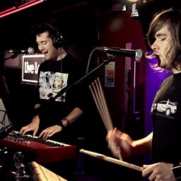 Earth Song/Common People (Radio 1 Live Lounge, 10/02/2014)