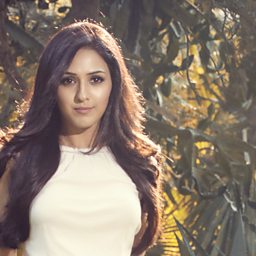 Akhan Vich (feat. Jaspreet Jasz & Neeti Mohan)