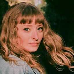 Holly Walker - New Songs, Playlists & Latest News - BBC Music