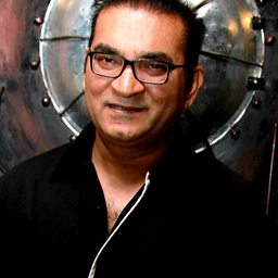 Main Khiladi Tu Anari