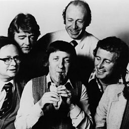 Medley: "The Wren! The Wren!" (The Arrival Of The Wren Boys, The Dingle Set, The Wren In The Furze)