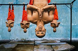 Steve McCurry's portrait of India is a feast for the eyes - BBC News