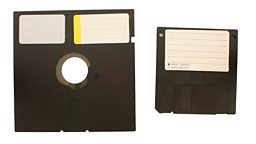 US nuclear force 'still uses floppy disks' 美国核部队“仍使用软盘” 