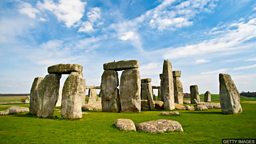 Stonehenge wants your photos 在英国遗迹巨石阵前拍下的回忆