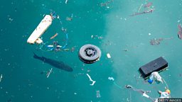 Microplastic in Atlantic Ocean 'could weigh 21 million tonnes' 大西洋上的微塑料可能重达2100万吨
