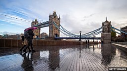 Britain’s April showers 英国四月的阵雨