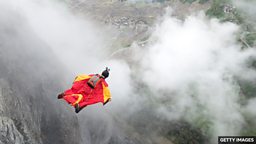 Understanding extreme sports enthusiasts 人们为何进行极限运动