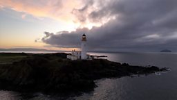 Scottish lighthouses keeping ships safe for almost 200 years 苏格兰灯塔守护航行安全已近 200 年
