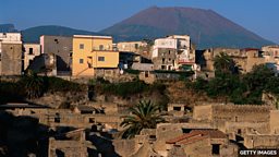 Man's brain turned to glass by hot Vesuvius ash cloud 2000 years ago 男子大脑被两千年前维苏威的炙热火山灰云转变为玻璃