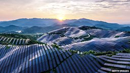 Clean energy generates 40% of world's electricity, report says 智库报告称全球清洁能源发电占比 40%