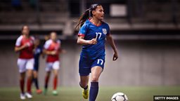 Hot on the heels 紧随其后，接踵而来