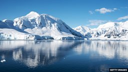 Landscape beneath Antarctica's icy surface revealed in unprecedented detail 新地图呈现了南极洲冰层下地貌前所未有的细节