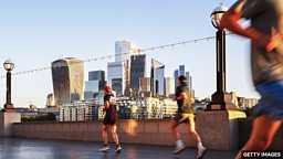 Most popular race: London marathon breaks records 最火赛事:伦敦马拉松连破纪录