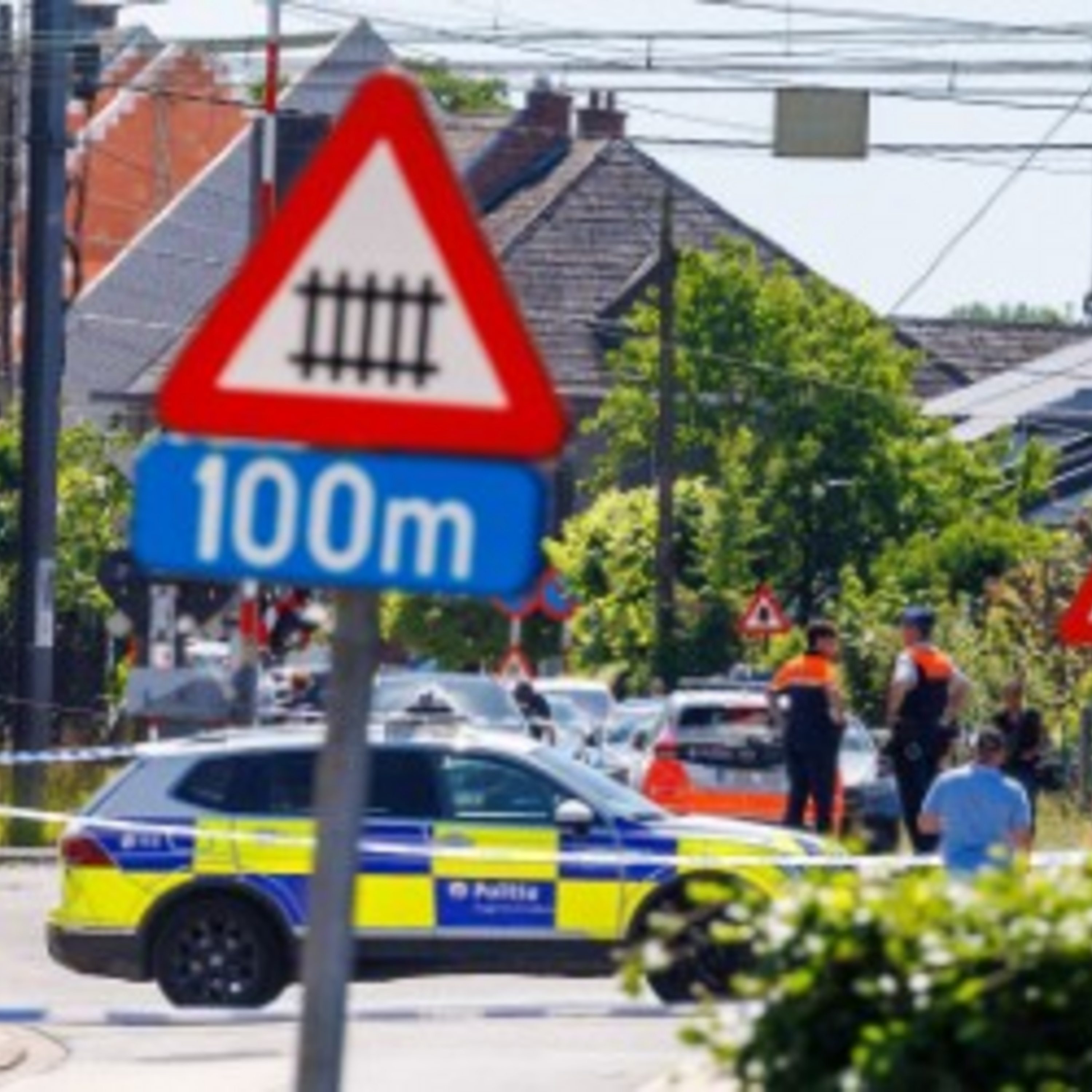 Train hits Belgian school bus in fatal crash Episode cover