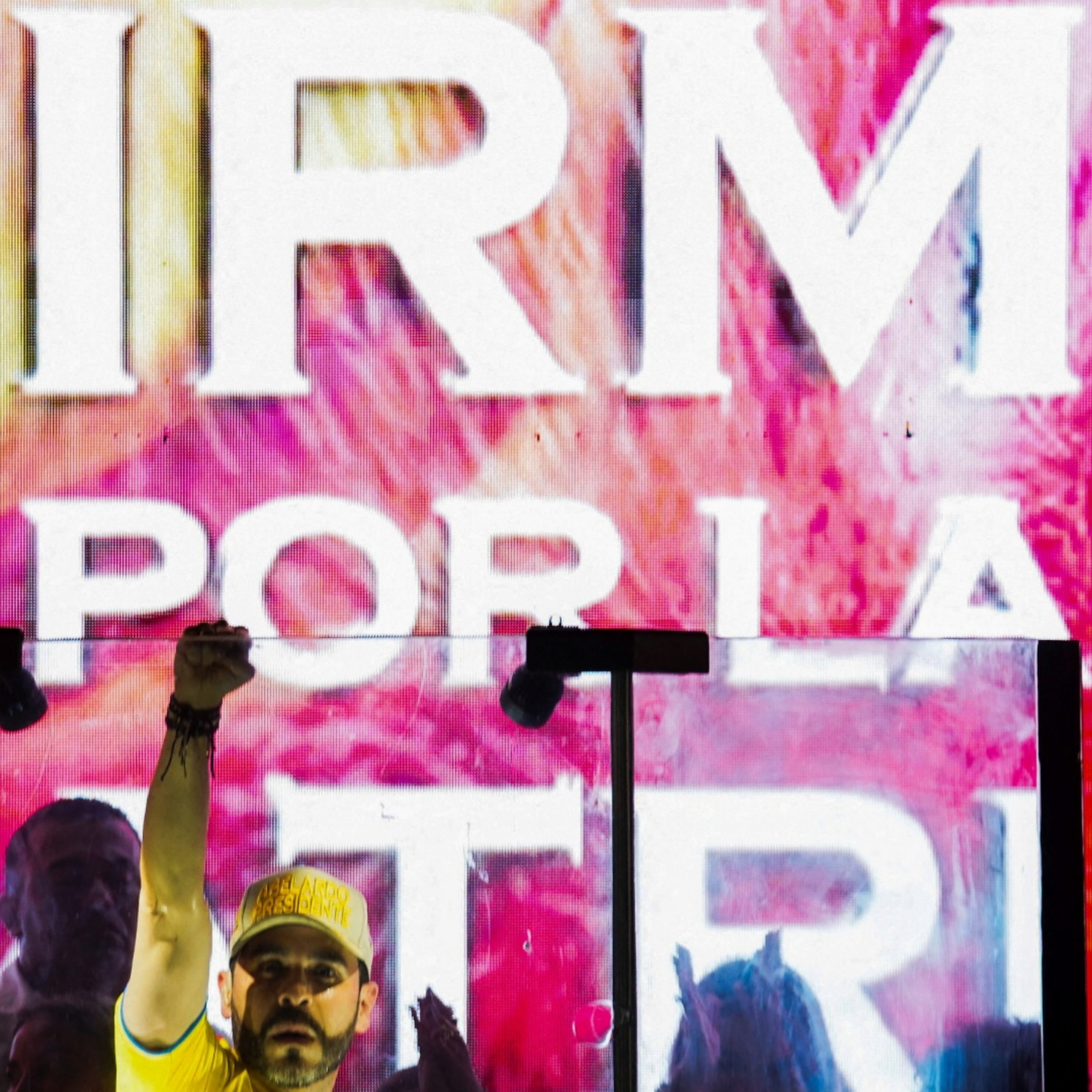 Right-wing outsider wins Colombian election first round Episode cover