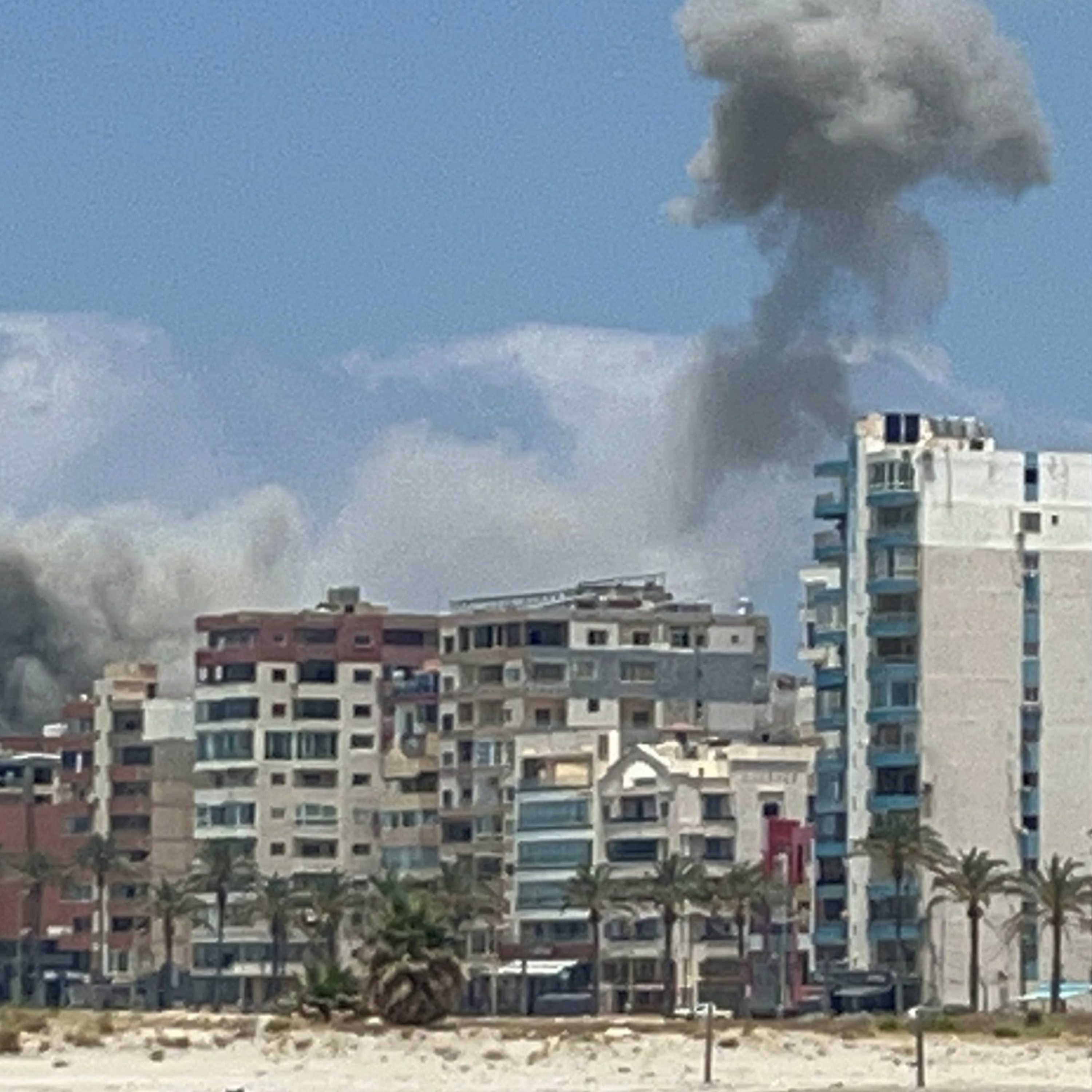 New Israeli strikes in Lebanon after Iranian warning Episode cover