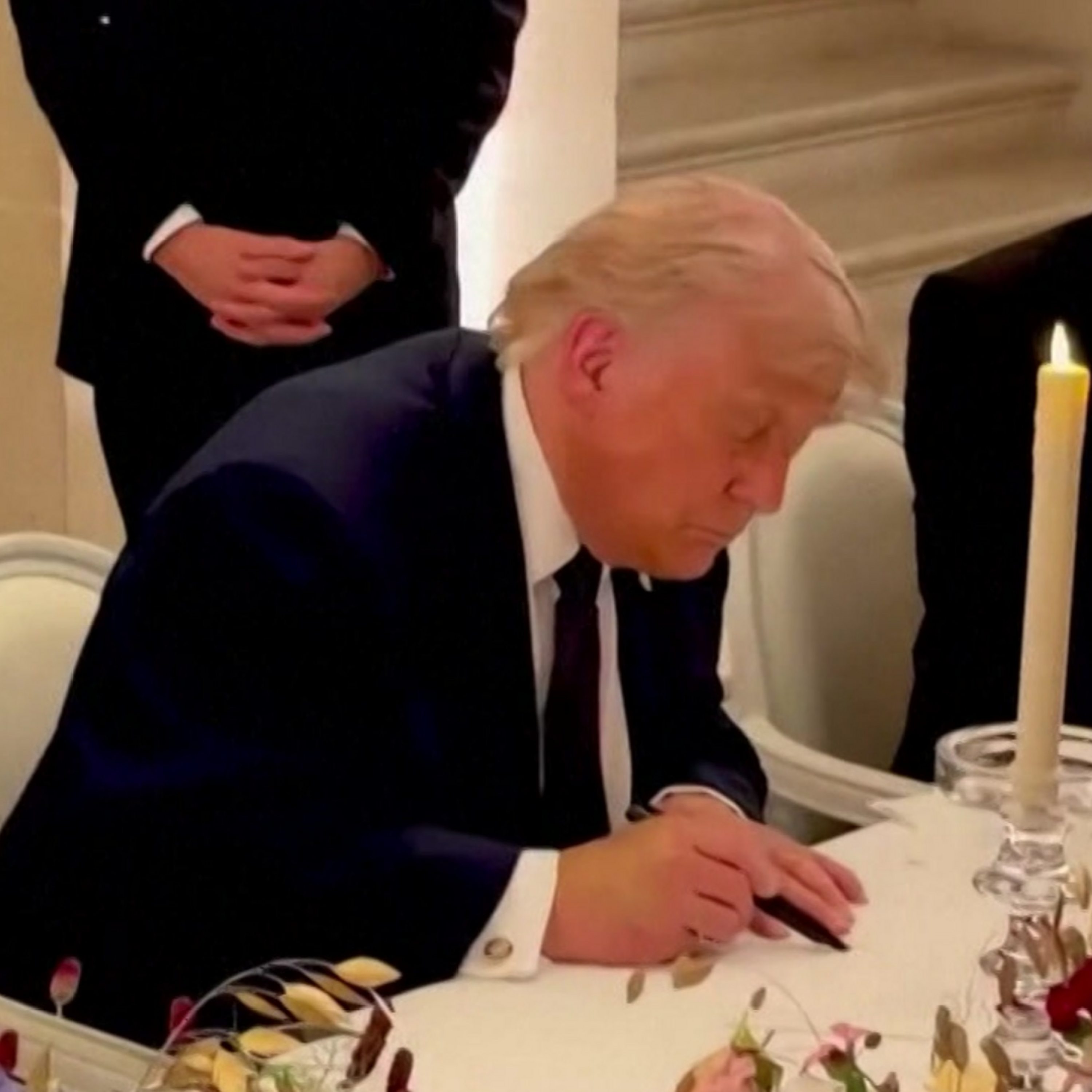 Trump signs agreement to end war with Iran Episode cover