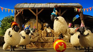 Shaun The Sheep - Series 4: 22. Bitzer For The Day