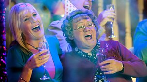 Mrs Brown's Boys - Christmas Specials 2013: 2. Who's A Pretty Mammy?