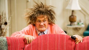 Mrs Brown's Boys - Series 1: 1. The Mammy