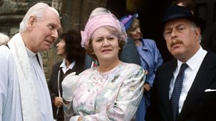 Keeping Up Appearances - Series 1: 2. The New Vicar