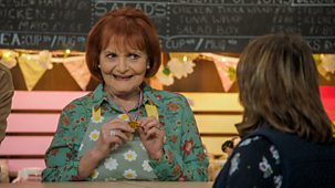 Molly And Mack - Series 4: 18. Molly's Medal
