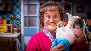 Mrs Brown's Boys - 2022 Specials: 2. Mammy's Hair Loom