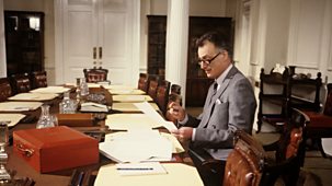Yes, Prime Minister - Series 1: 1. The Grand Design
