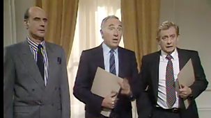 Yes, Prime Minister - Series 2: 2. Official Secrets