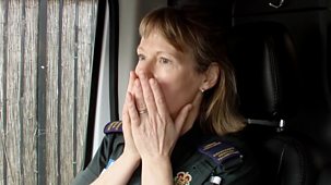 Ambulance - Series 13: 1. Crew Under Attack