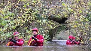 Sos: Extreme Rescues - Series 2: 10. Hot Spots