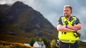Highland Cops - Series 3: 2. Calling In The Bomb Squad