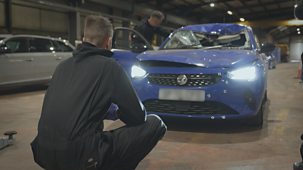 The Crash Detectives - Series 5: 3. In The Shadows