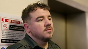 Ambulance - Series 15: 6. Don't Let Go